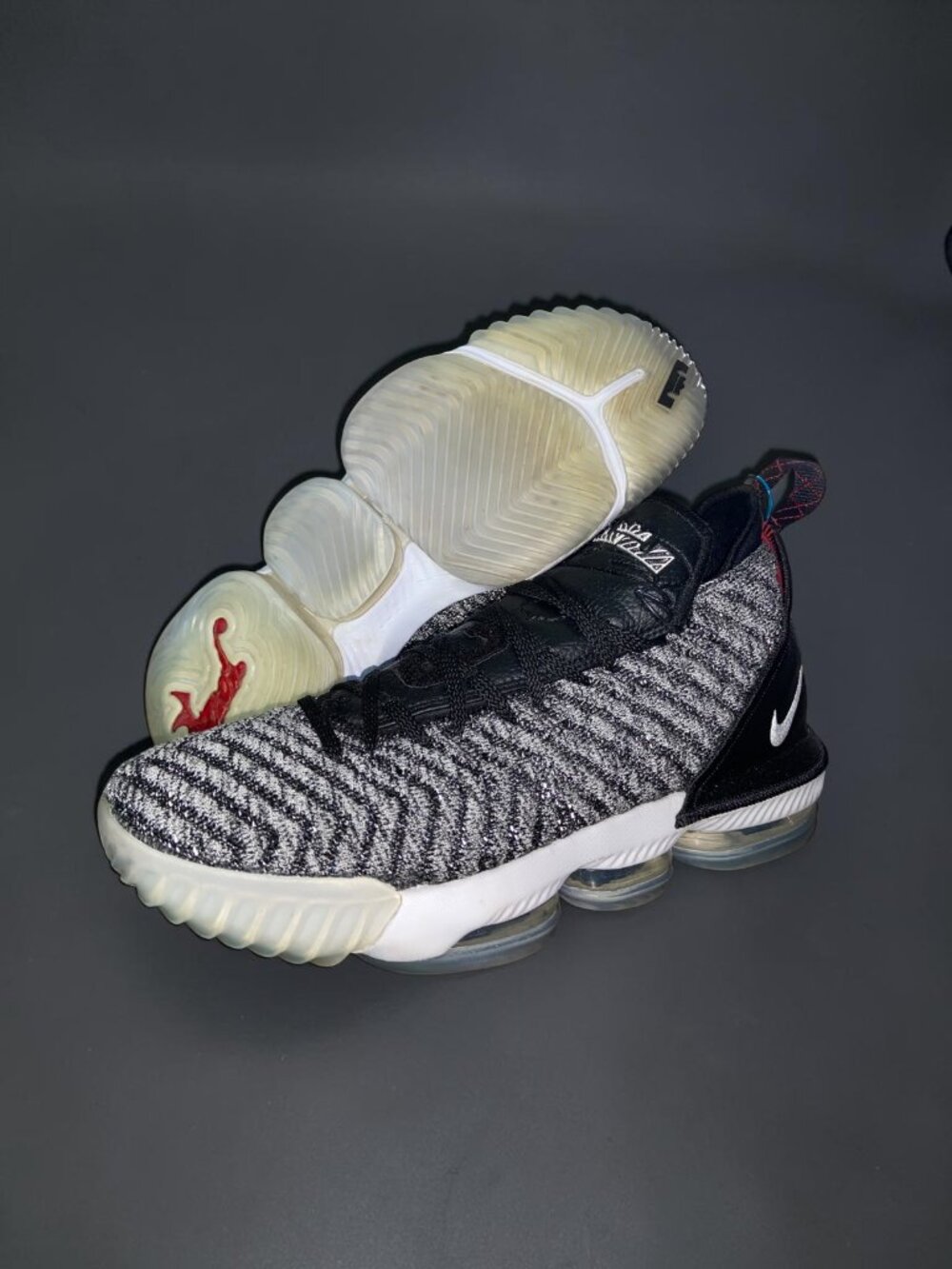 Nike LeBron 16 'Oreo' 2018 Mens Basketball Shoes Size 11.5 Worn 3-5X AO2588-006